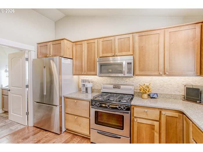 10245 Southwest 80th Avenue - Photo 3 of 18