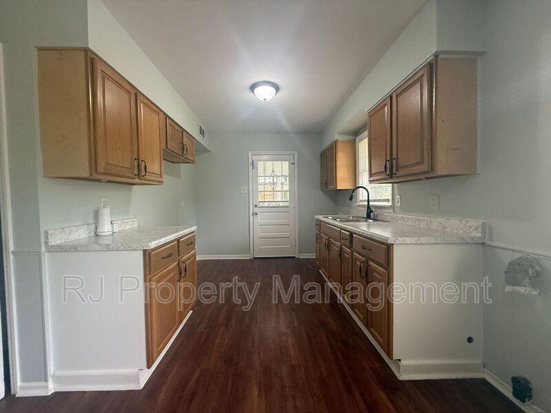 1821 Dale Lavern Rd - Photo 3 of 19