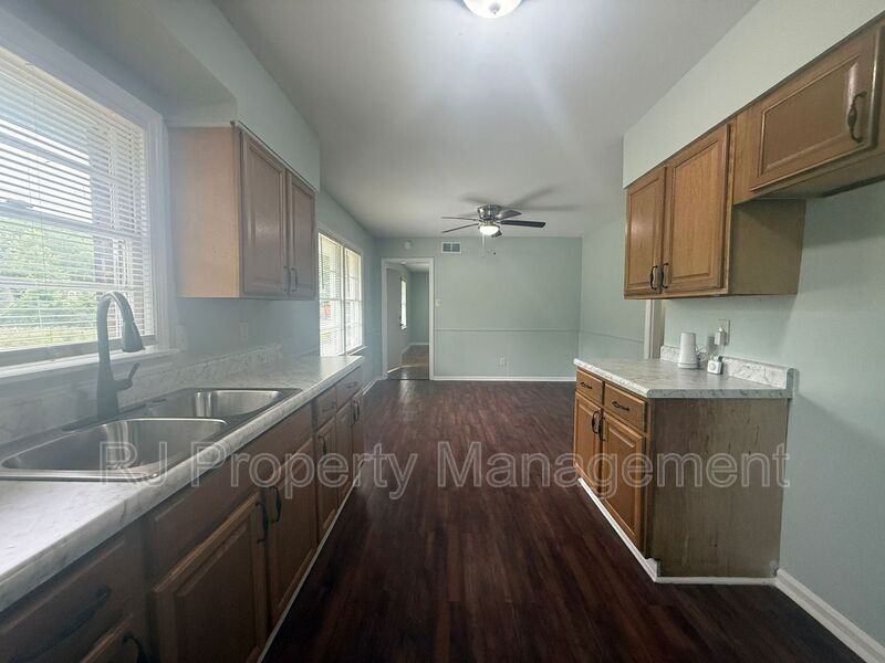 1821 Dale Lavern Rd - Photo 4 of 19