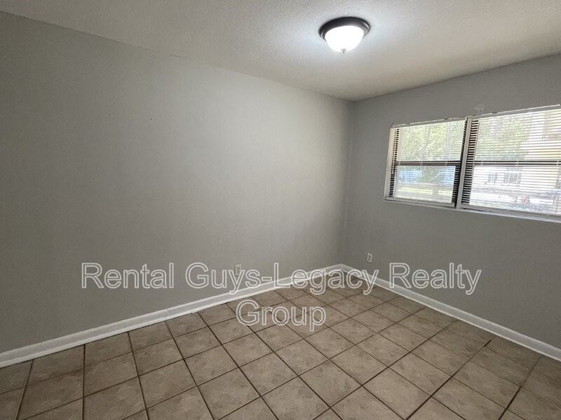 1738 Wright Ave #2 - Photo 5 of 18