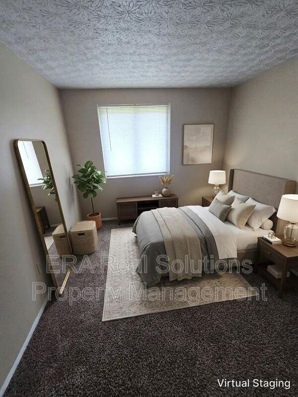 2381 Weyburn Rd - Photo 3 of 16