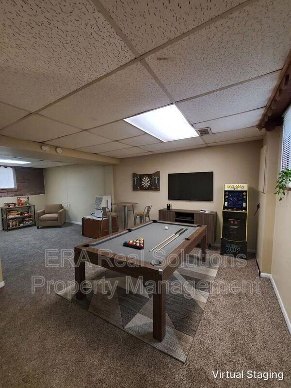 2381 Weyburn Rd - Photo 4 of 16