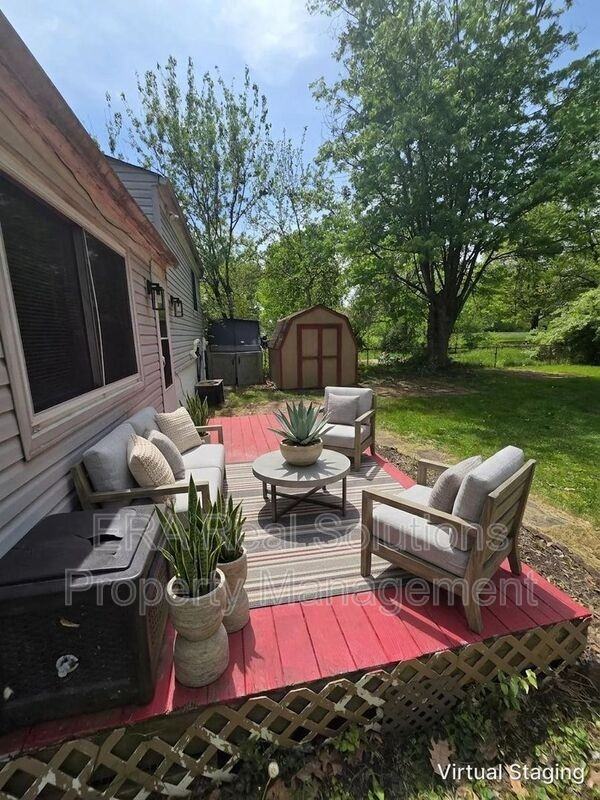 2381 Weyburn Rd - Photo 6 of 16