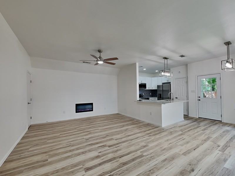 807 Fenet St #B - Photo 3 of 18