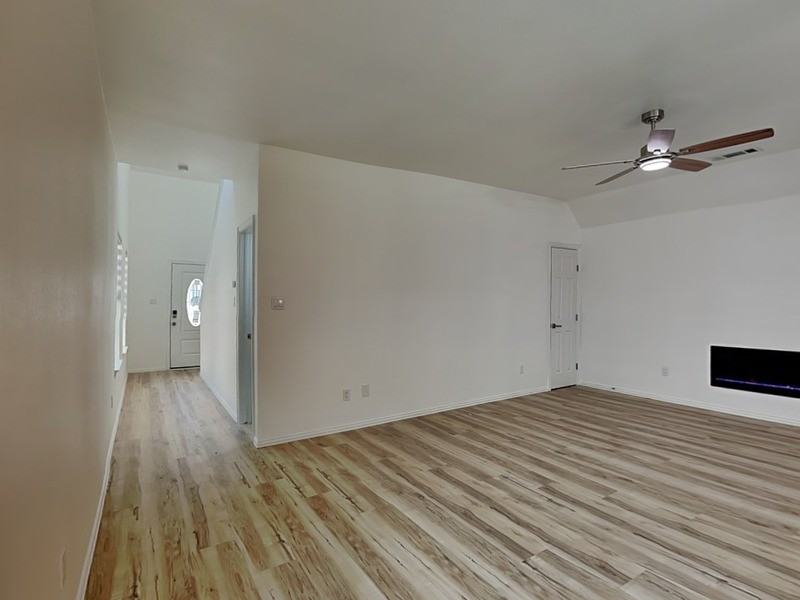 807 Fenet St #B - Photo 4 of 18