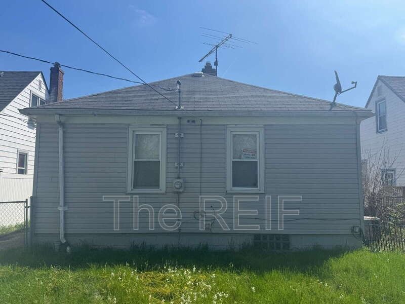 20429 Monte Vista St - Photo 3 of 21