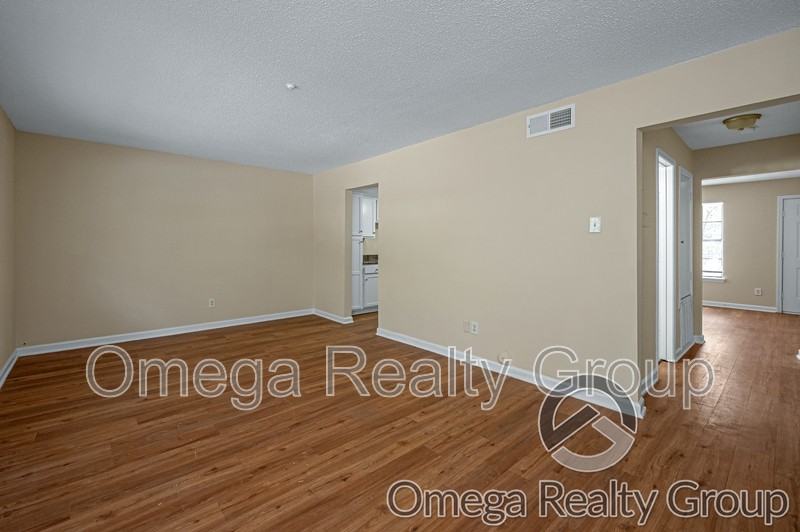 1827 Carson Rd #1 - Photo 3 of 27