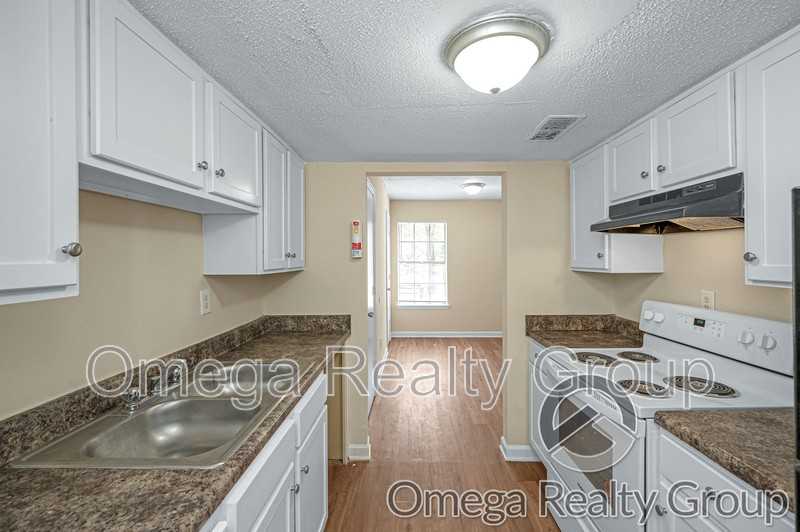 1827 Carson Rd #1 - Photo 6 of 27