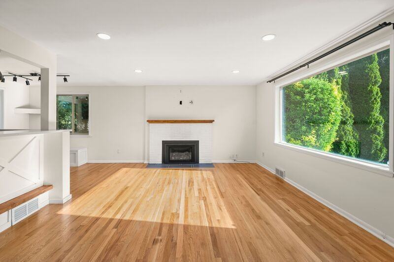 16253 13th Ave Sw - Photo 4 of 19