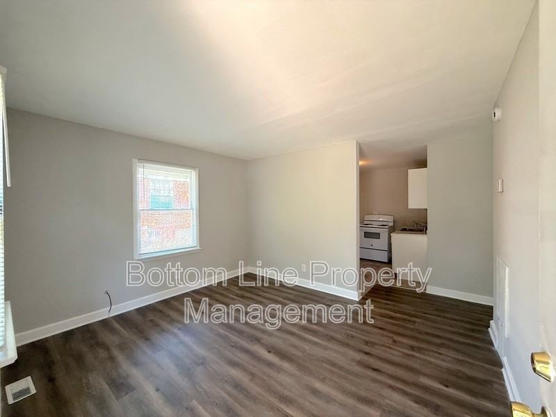 2605 Remington St - Photo 2 of 10