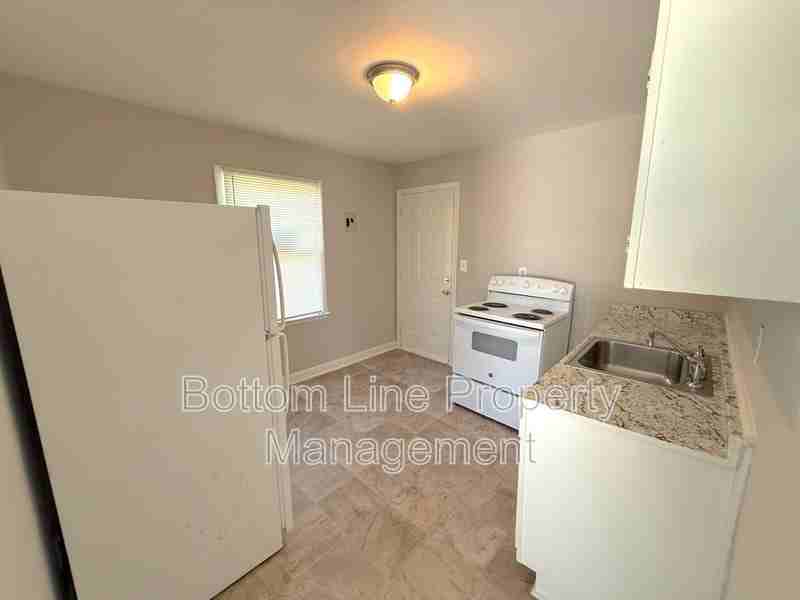 2605 Remington St - Photo 3 of 10