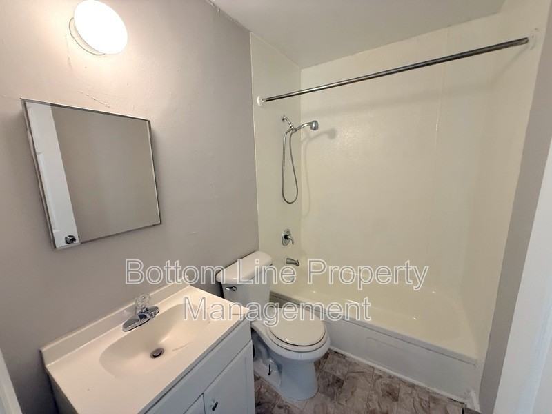 2605 Remington St - Photo 6 of 10