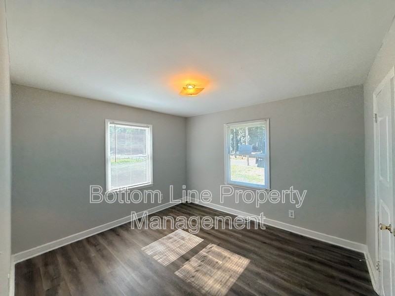 2605 Remington St - Photo 7 of 10