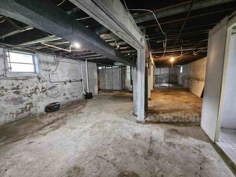 1105 Woodward St - Photo 2 of 15