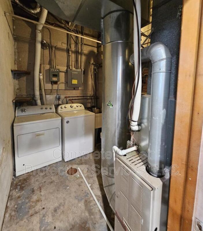 7302 Taft St #A - Photo 3 of 11