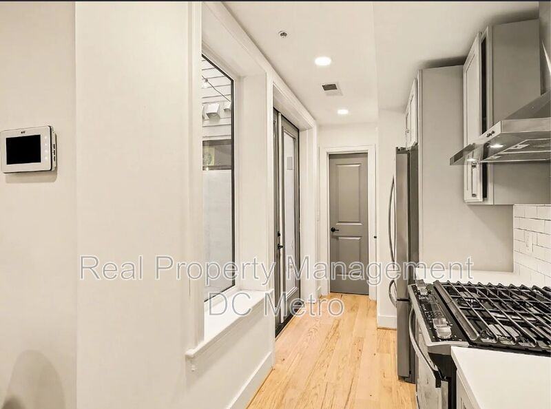 811 Upshur St Nw #1 - Photo 4 of 23