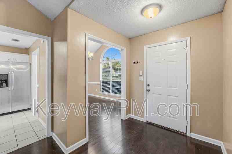 3013 Heron Ct - Photo 4 of 22