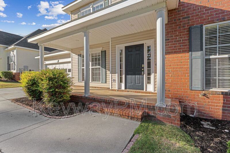 925 Sawbuck Way - Photo 4 of 32