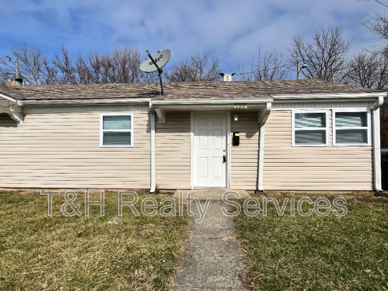 4924 Farrington Ave - Photo 2 of 17