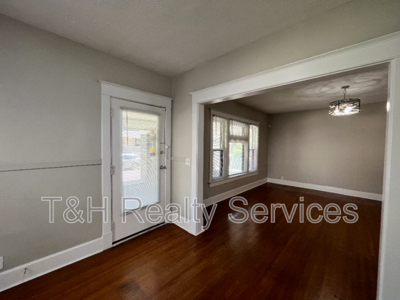 22 Parkview Ave - Photo 5 of 26