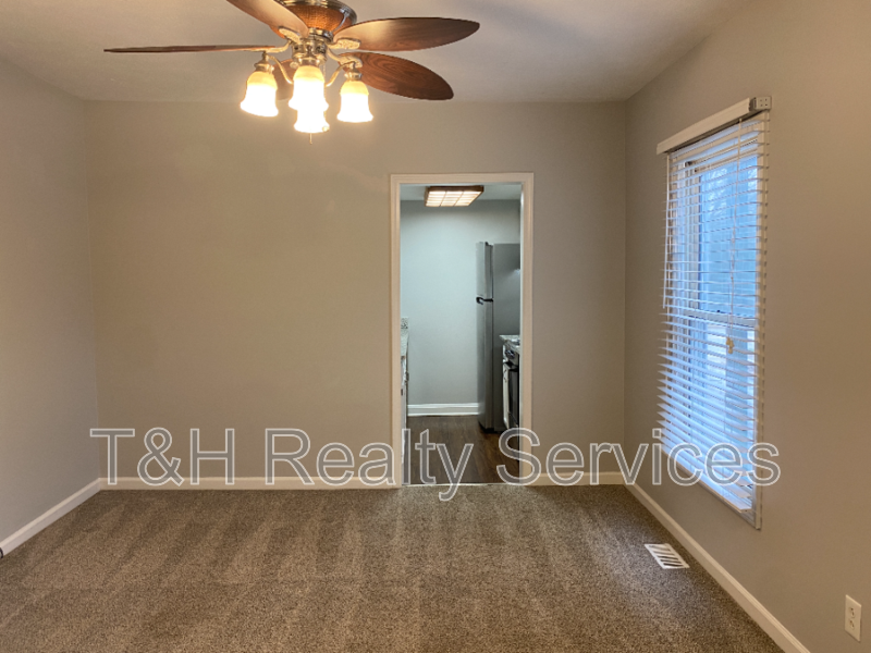 751 N Rangeline Rd - Photo 5 of 15