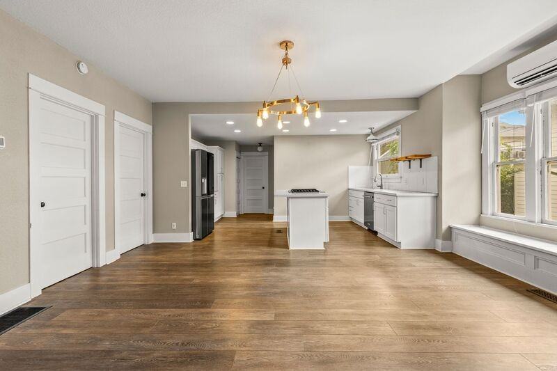 5530 N Haight Ave - Photo 4 of 24