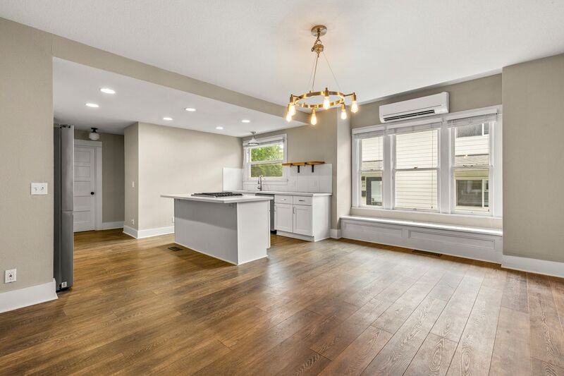 5530 N Haight Ave - Photo 5 of 24