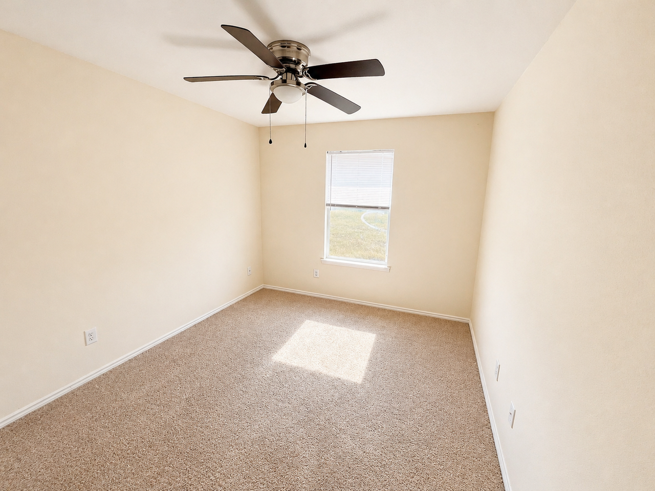 5902 Greengate Dr #D - Photo 4 of 8