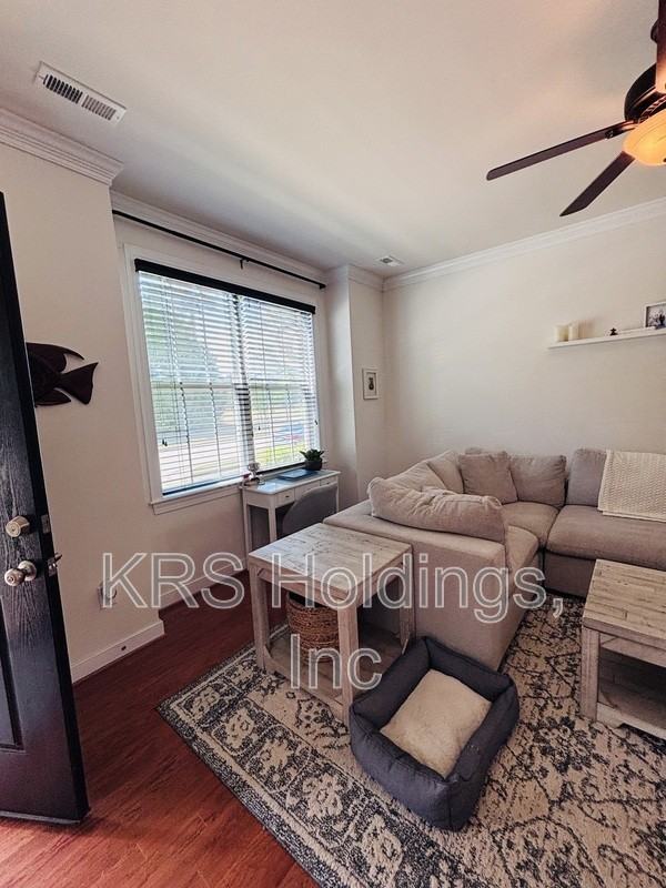 229 Quarterpath Rd - Photo 5 of 34