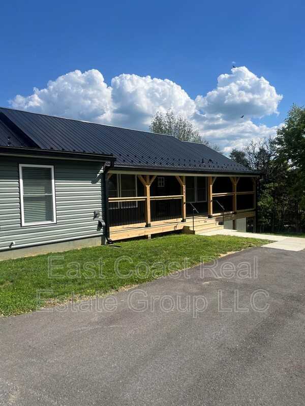 18061 Crampton Ln - Photo 2 of 31