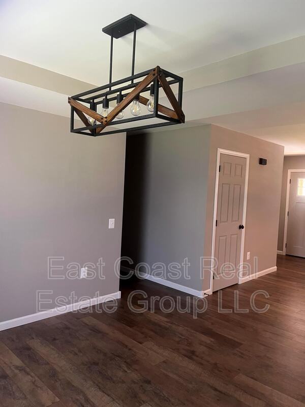 18061 Crampton Ln - Photo 7 of 31