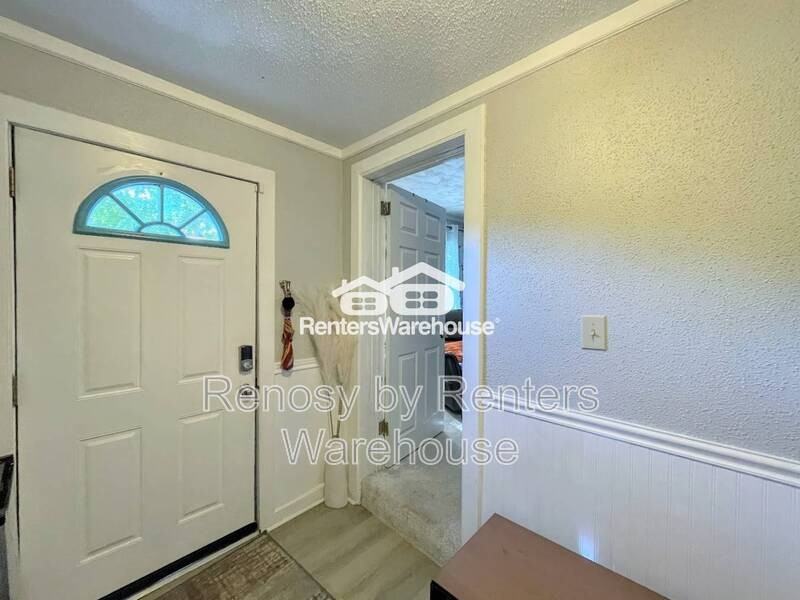 8455 Radnor Rd - Photo 5 of 39