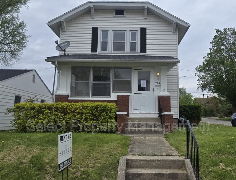 702 Archer Ave - Photo 2 of 35