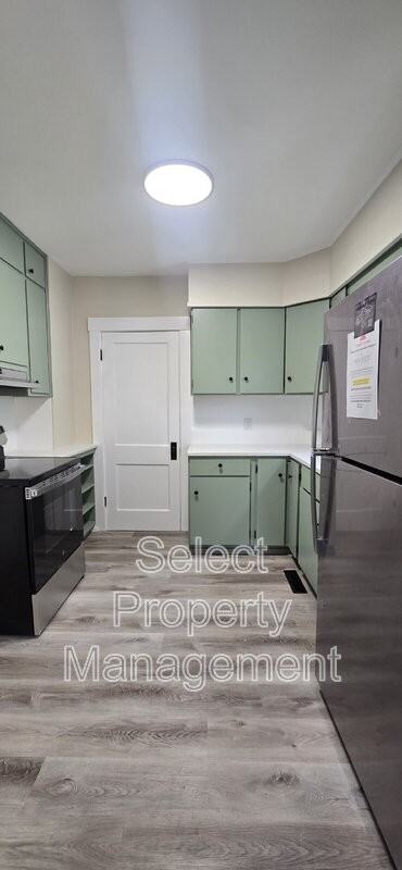 702 Archer Ave - Photo 7 of 35