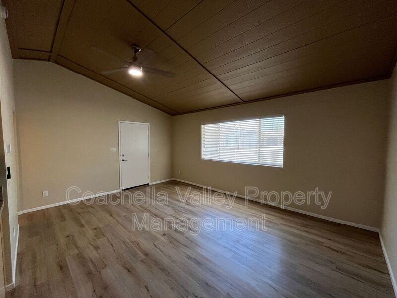 73922 Shadow Mountain Dr #3 - Photo 5 of 26