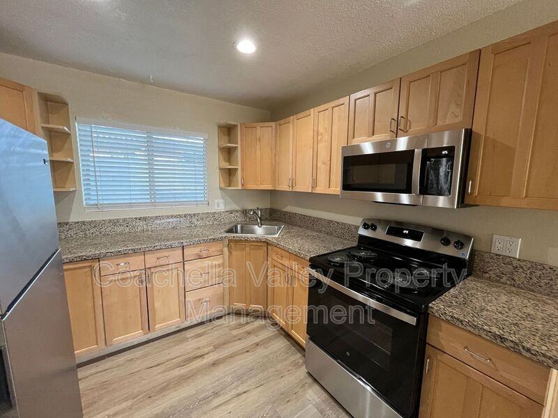 73922 Shadow Mountain Dr #3 - Photo 7 of 26