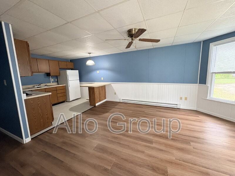 608 West St #1 - Photo 4 of 6