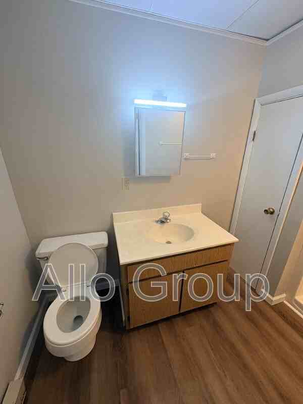 608 West St #1 - Photo 5 of 6