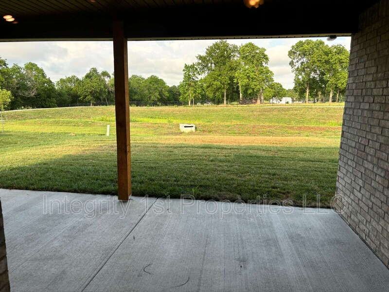 7545 Mccormick Dr - Photo 2 of 14