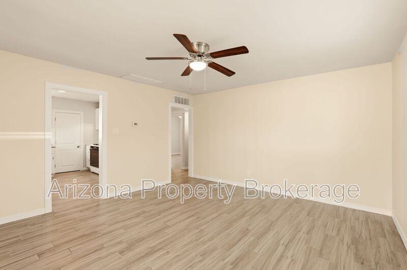 805 E Turney Ave #4 - Photo 5 of 21