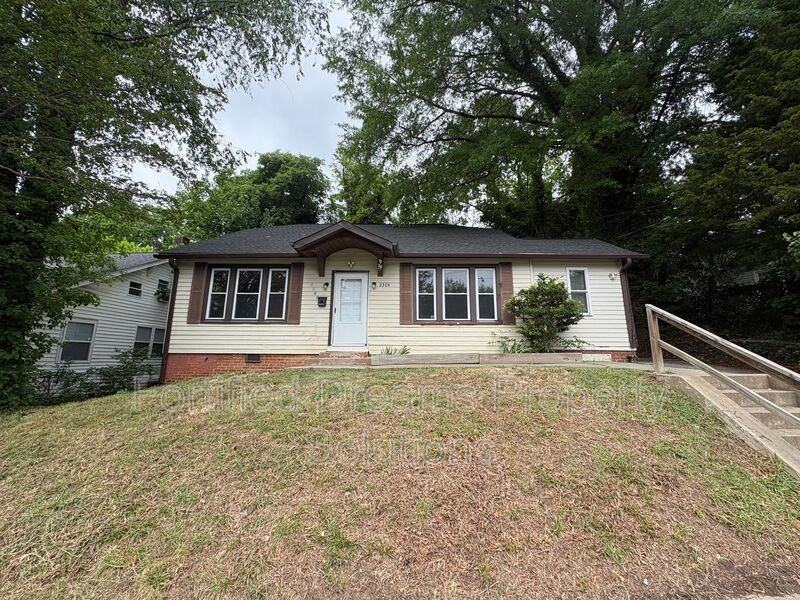 2304 Montrose Ave