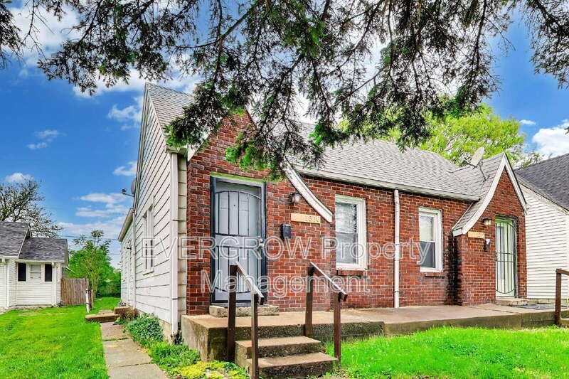 1510 N Gladstone Ave - Photo 2 of 23