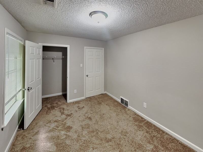 5913 Sycamore Manor Cv - Photo 6 of 16