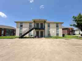 featured image of 1704 Spring Rose Cir