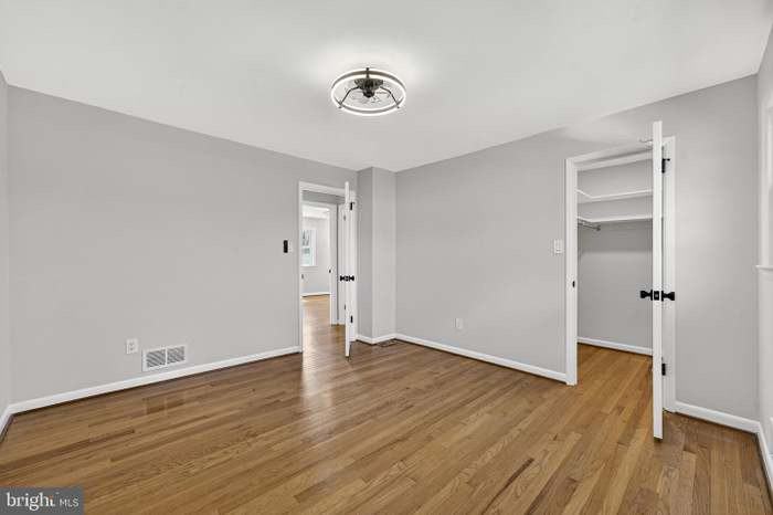 306 S Pershing Dr - Photo 2 of 20