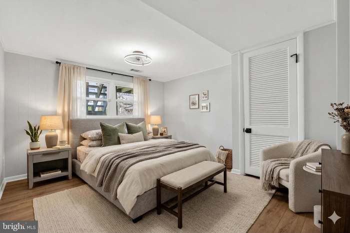 306 S Pershing Dr - Photo 4 of 20