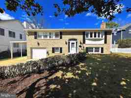 featured image of 306 S Pershing Dr
