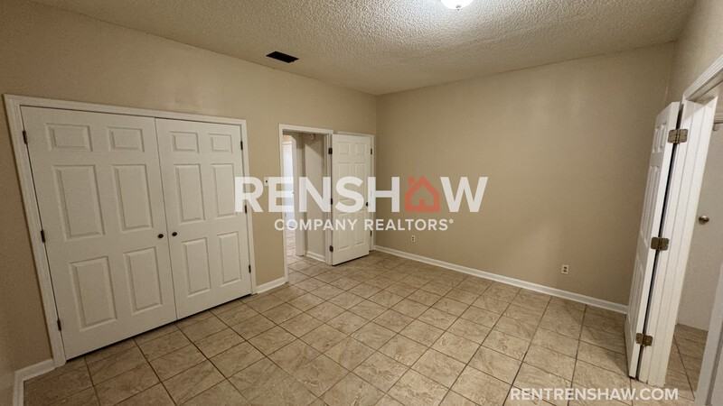 663 Moss Rd - Photo 4 of 16