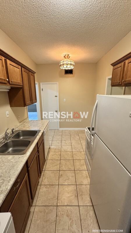 663 Moss Rd - Photo 7 of 16