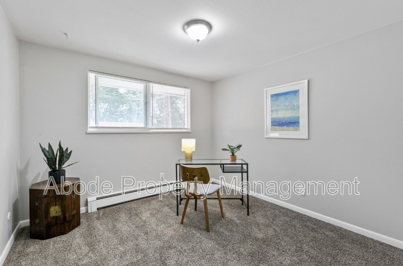 430 W 10th St Apt C - Photo 7 of 10